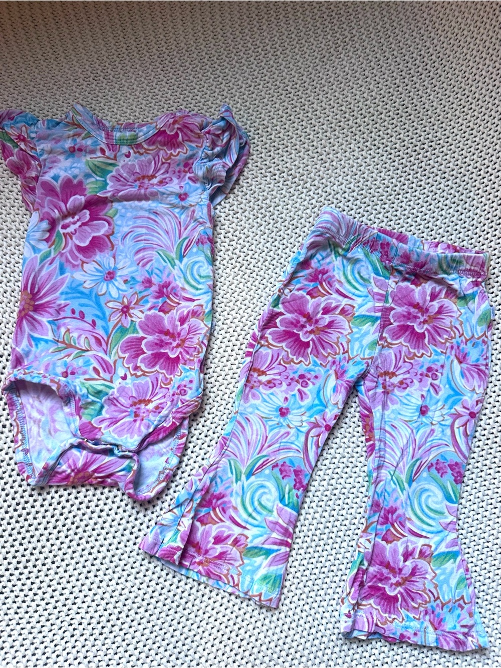 3-6 Months Floral Ruffled One-Piece Bodysuit & Flared Pants Set Bamboo